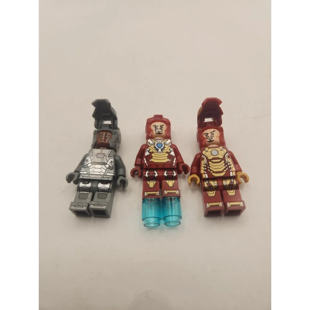 LEGO Minifigures Marvel Comics - 2 Iron Man and Iron Man War Machine